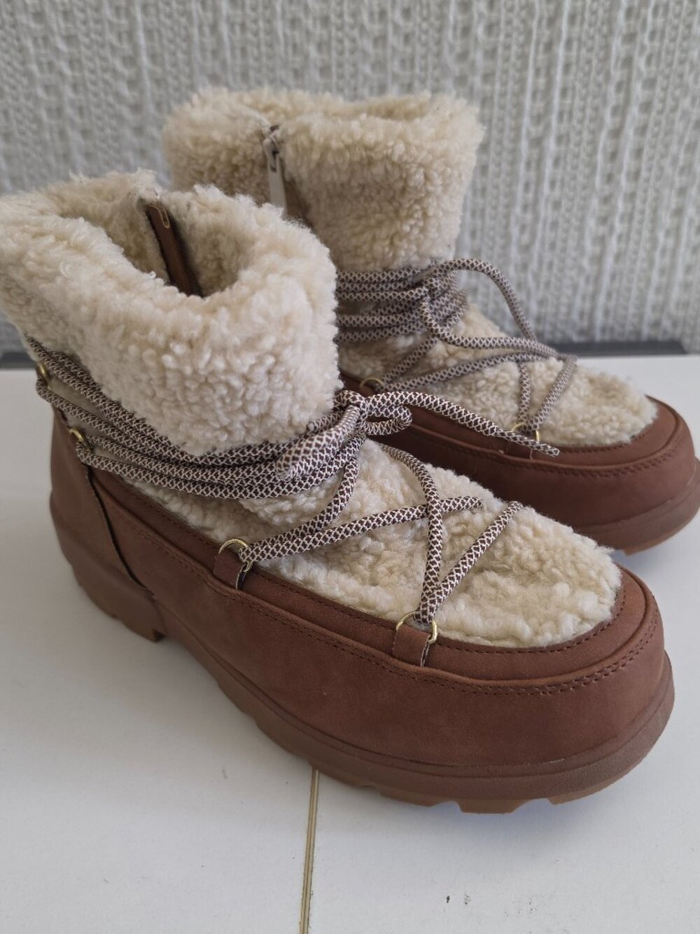 Torrid Sherpa Shearling Tan Winter Boots Women's Size 8.5WW